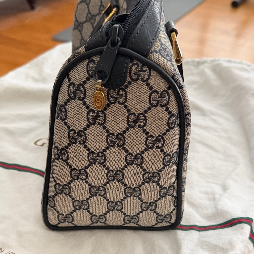 Vintage Gucci Women's Satchel with Red and Blue Stripes - Picture 4 of 5